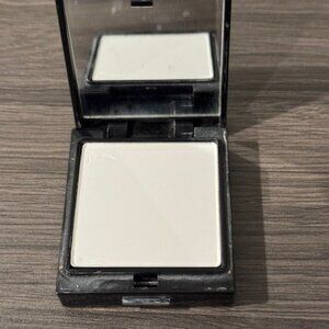 Trish McEvoy Translucent Powder